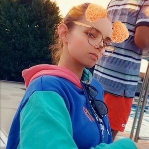 Meet your Posher, Kira